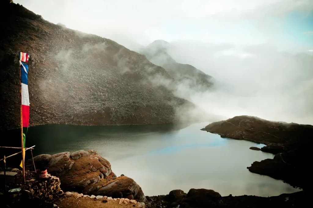 Gosaikunda lake