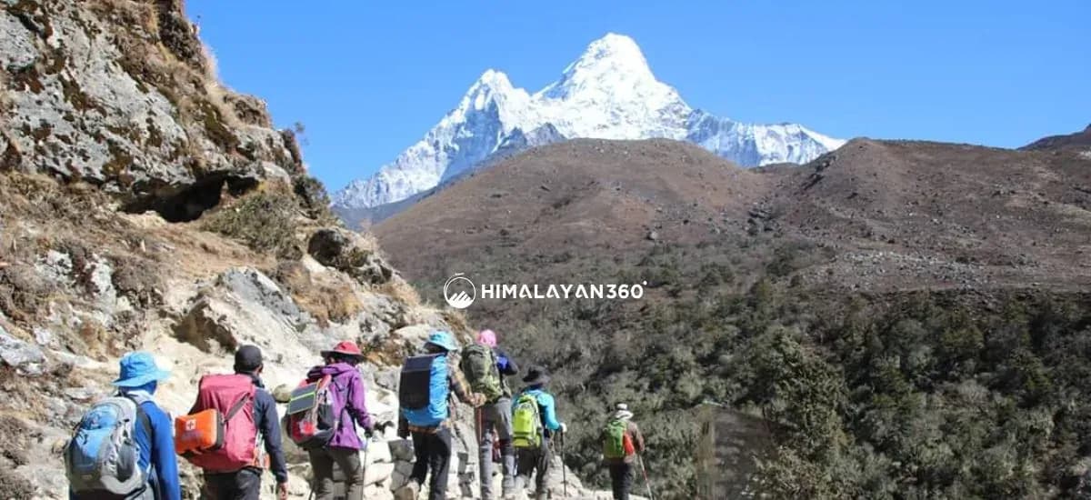 manaslu circuit trek vs everest base camp