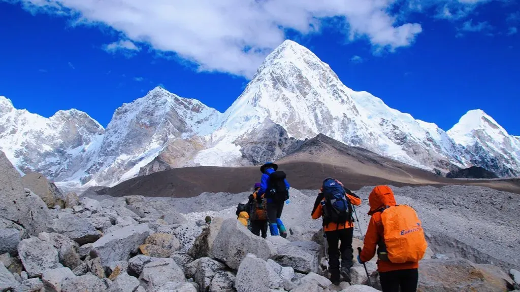 everest trekking