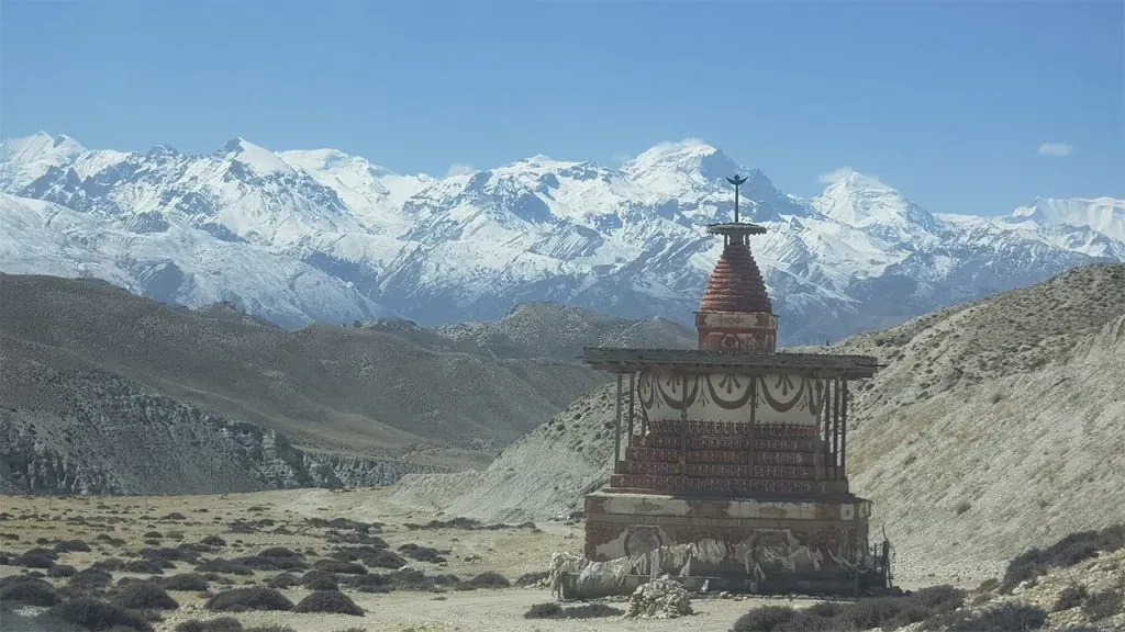 mustang jeep tour vs trekking